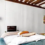 Central 1Br In Le Marais - Close To Notre-Dame - Paris Vacation Rentals